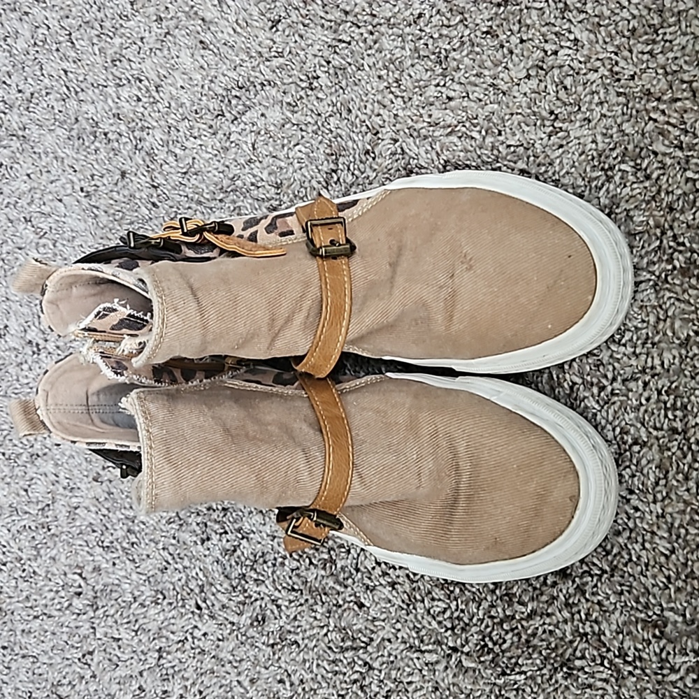 Blowfish Tan and Black Ankle Boots